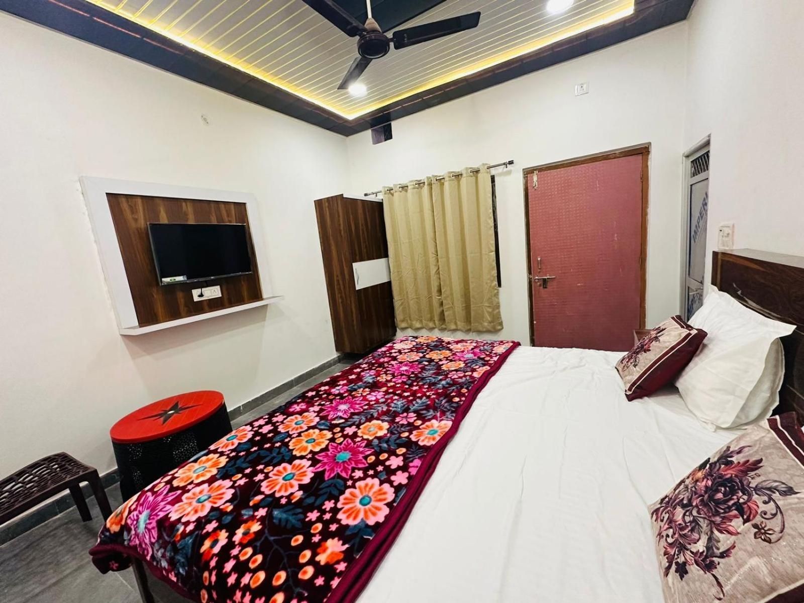 فندق The Nirmala Palace Ayodhya المظهر الخارجي الصورة